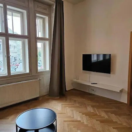 Spacious Elegance - A Gem Prága