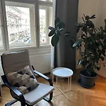Spacious Elegance - A Gem Lejlighed Prag