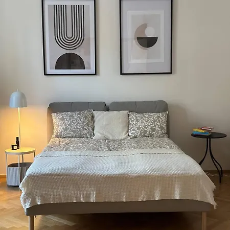 Spacious Elegance - A Gem 아파트