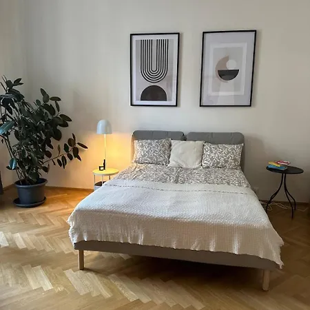 Spacious Elegance - A Gem 아파트 프라하